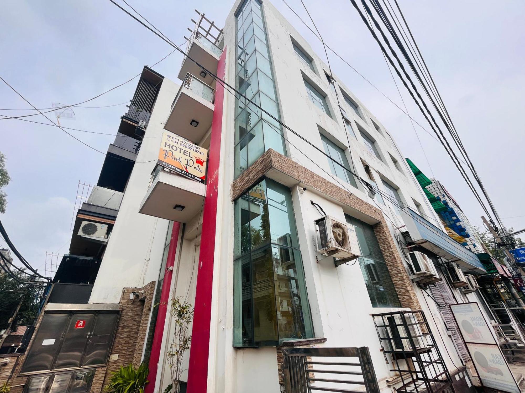 Hotel Park Pride Pitampura New Delhi, Couple Friendly Экстерьер фото