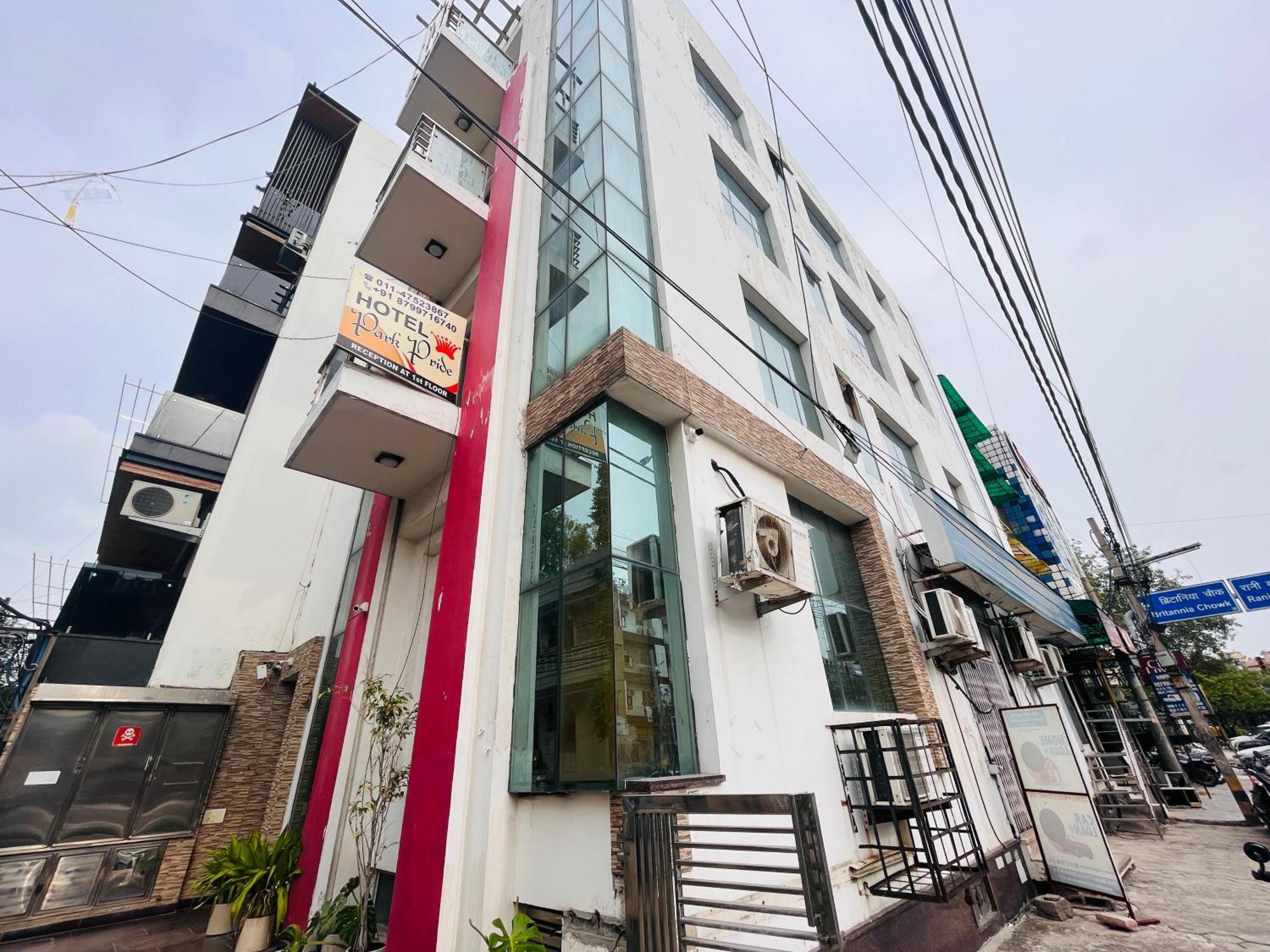 Hotel Park Pride Pitampura New Delhi, Couple Friendly Экстерьер фото