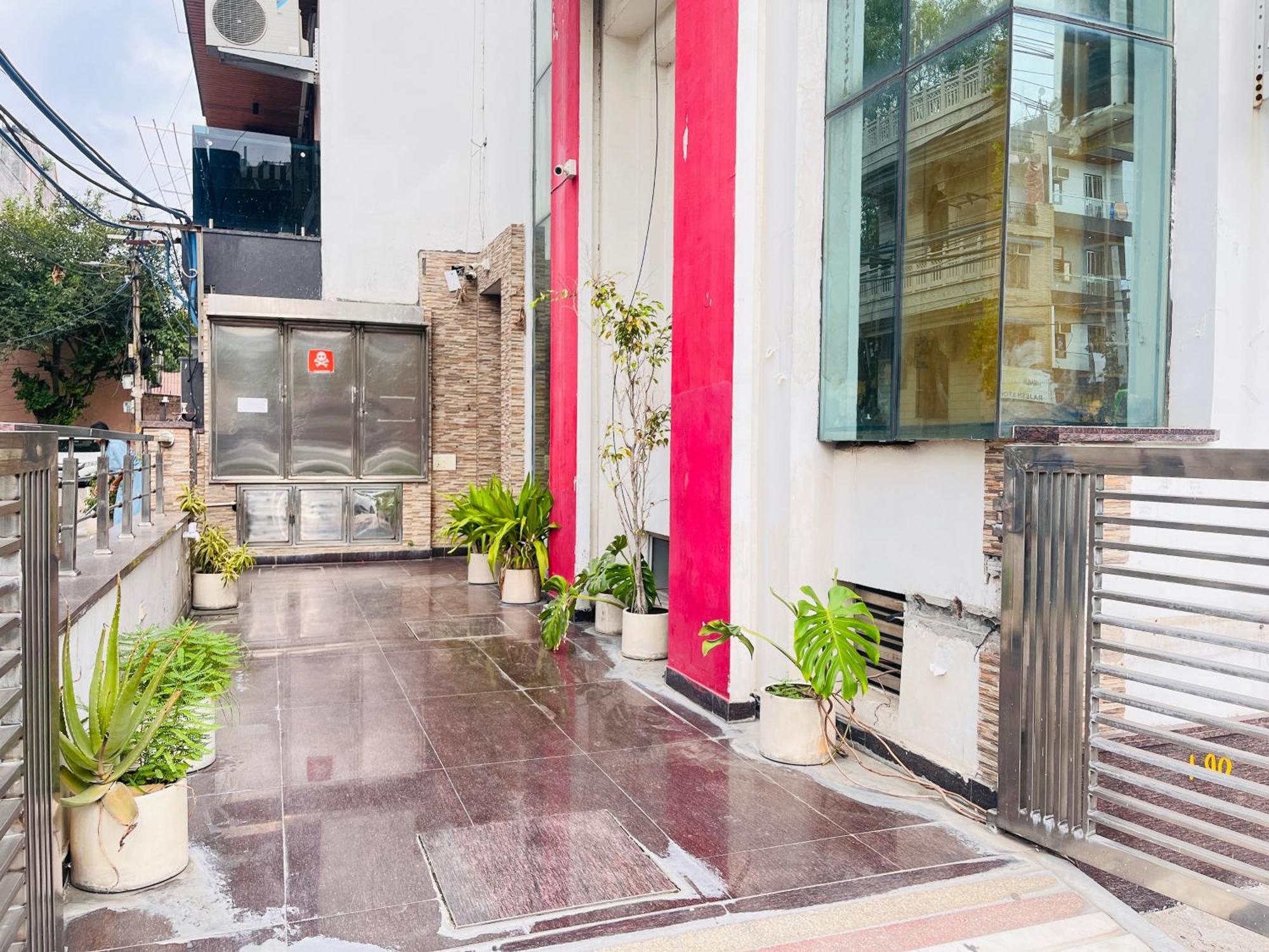 Hotel Park Pride Pitampura New Delhi, Couple Friendly Экстерьер фото